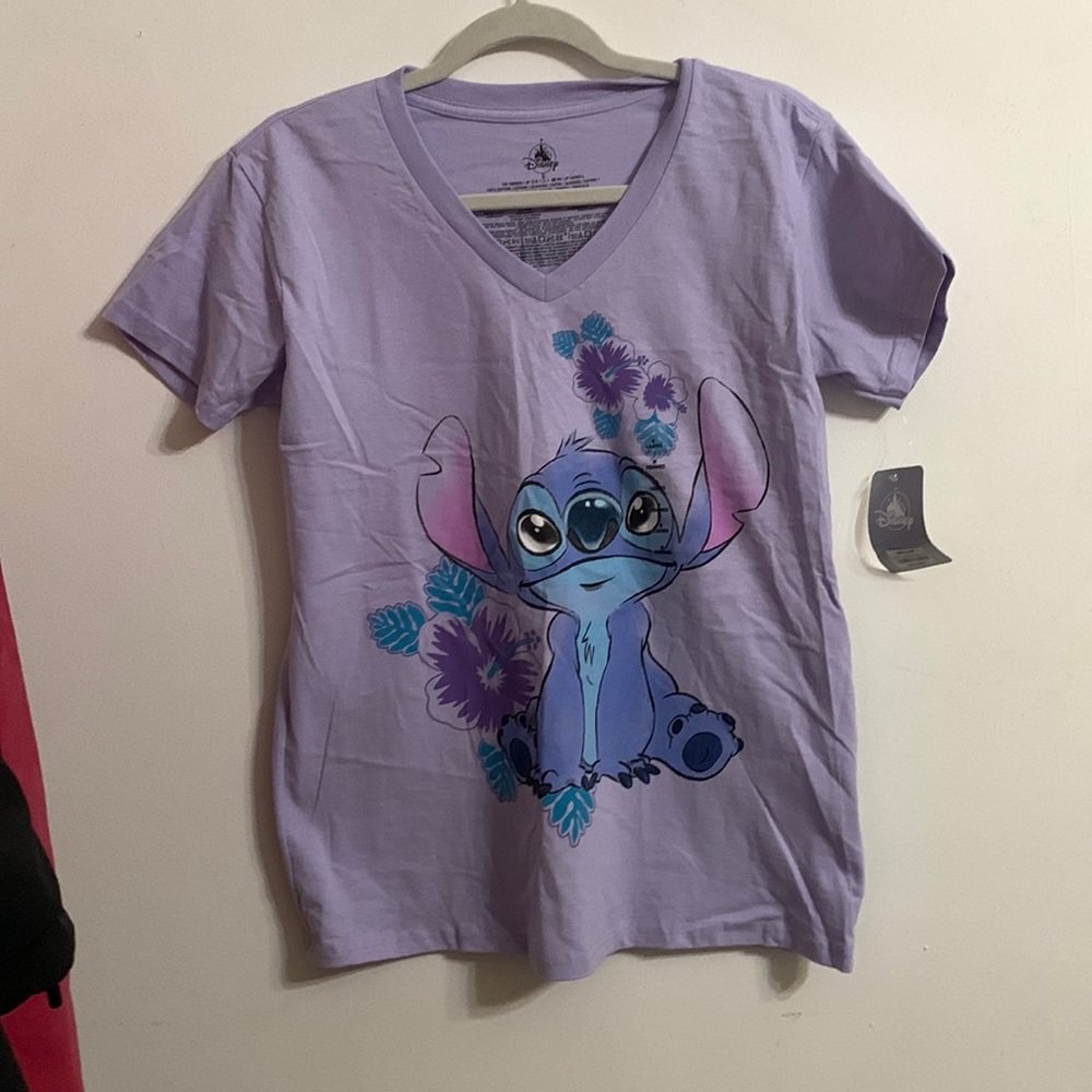 Stitch v neck shirt
